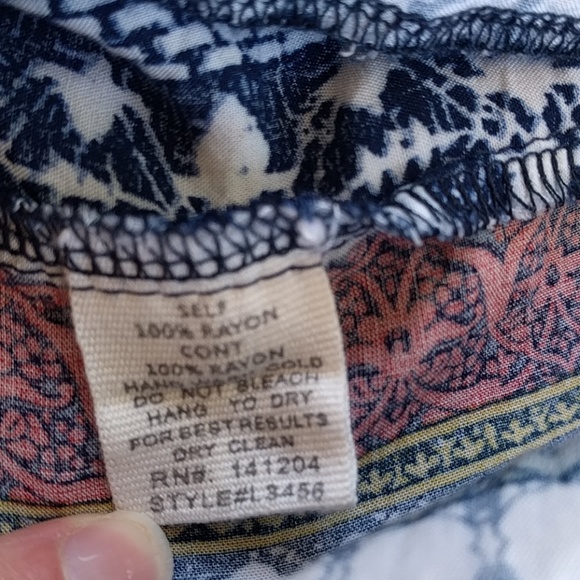 Hem & Thread poncho top - Picture 5 of 6